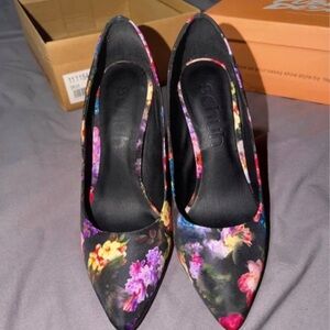 Floral Patterned Heels - Black and Multicolor